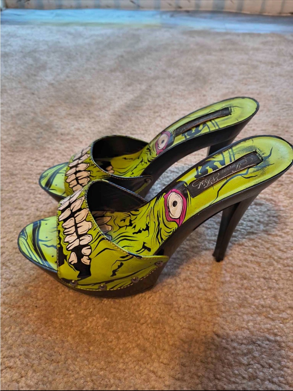 Insane rare iron fist zombie pumps - Picture 7 of 7